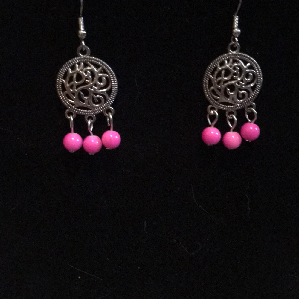 2 pairs earrings white and pink💕 3/$19 bundle - Picture 5 of 7